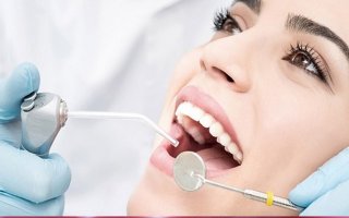 Diş İmplantı: Sadece Bir Diş Değil, Kaybedilen Özgüvenin Yeniden İnşası